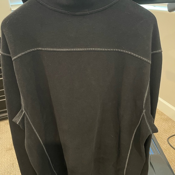 X-Large Black Tommy Bahama Sweater - Picture 3 of 3